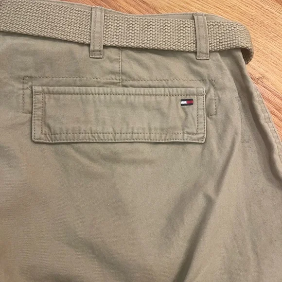 Men’s Tommy Hilfiger Shorts a-Size 40 - Picture 2 of 4